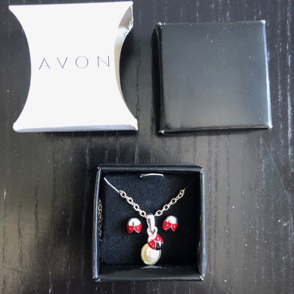 Avon Spring Themed Ladybug Necklace and Earring gift set - Picture 2 of 2